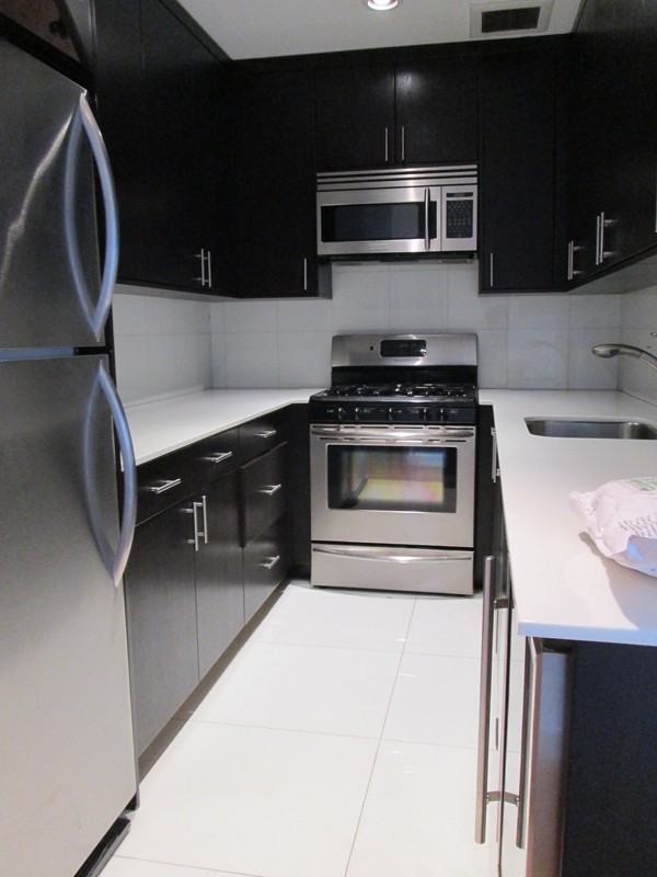 311 Walker St - Photo 2 of 16