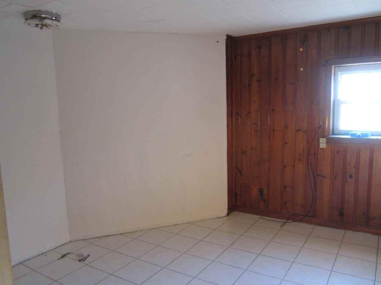 11105 20th Ave - Photo 3 of 4