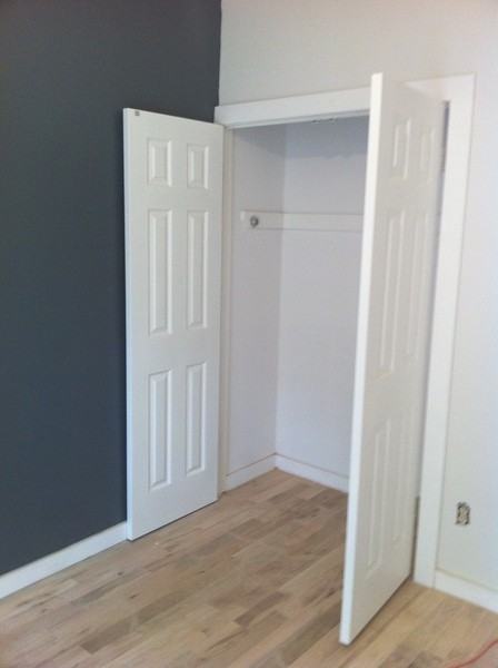 571 Quincy St - Photo 3 of 4