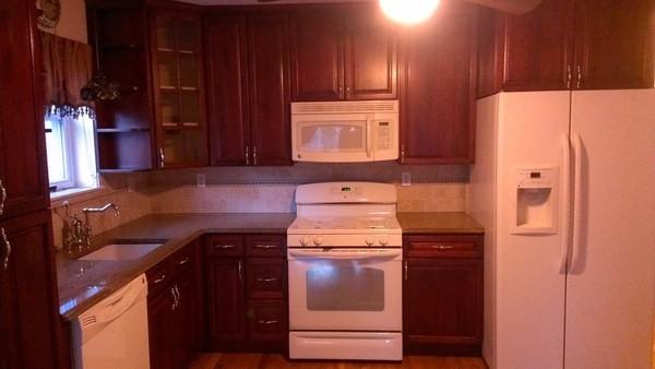 1717 Hering Ave 1stFL - Photo 3 of 6