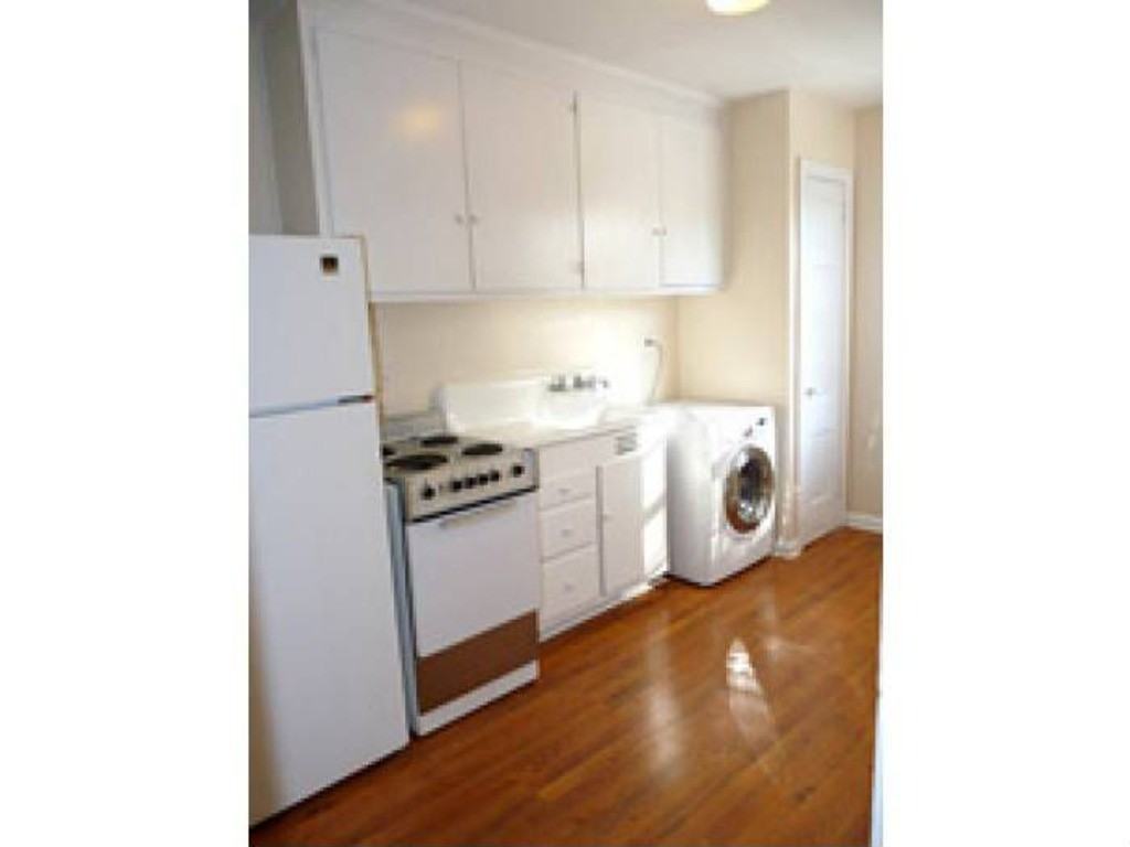 2829 Thornhill Rd - Photo 3 of 9