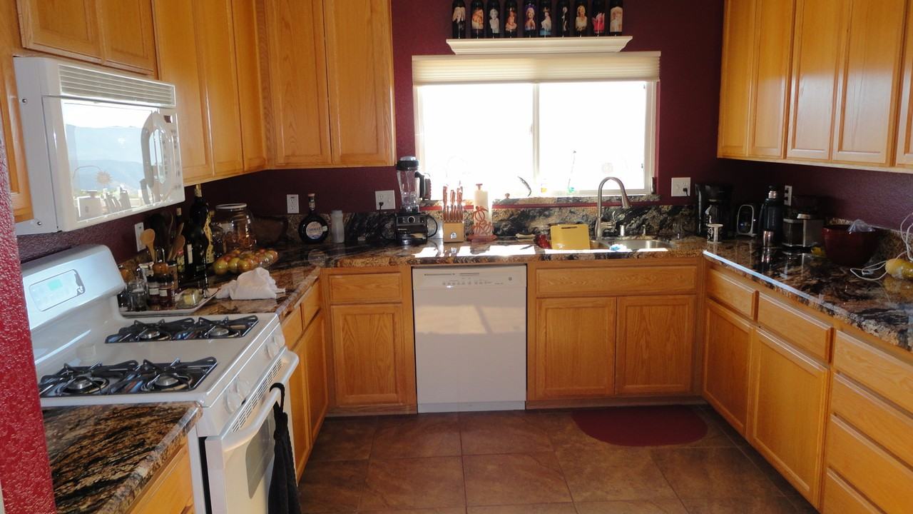 891 Mountain View Rd - Photo 3 of 7