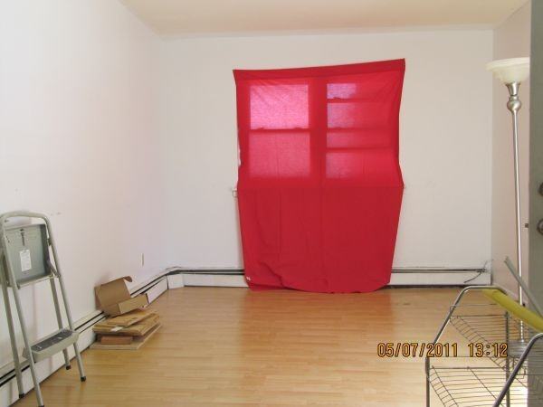 2482 Batchelder St 1stFL - Photo 2 of 7