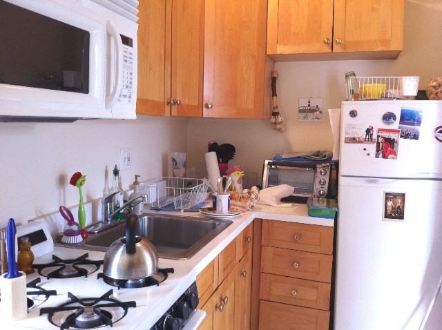 240 Sullivan St 26 - Photo 3 of 4