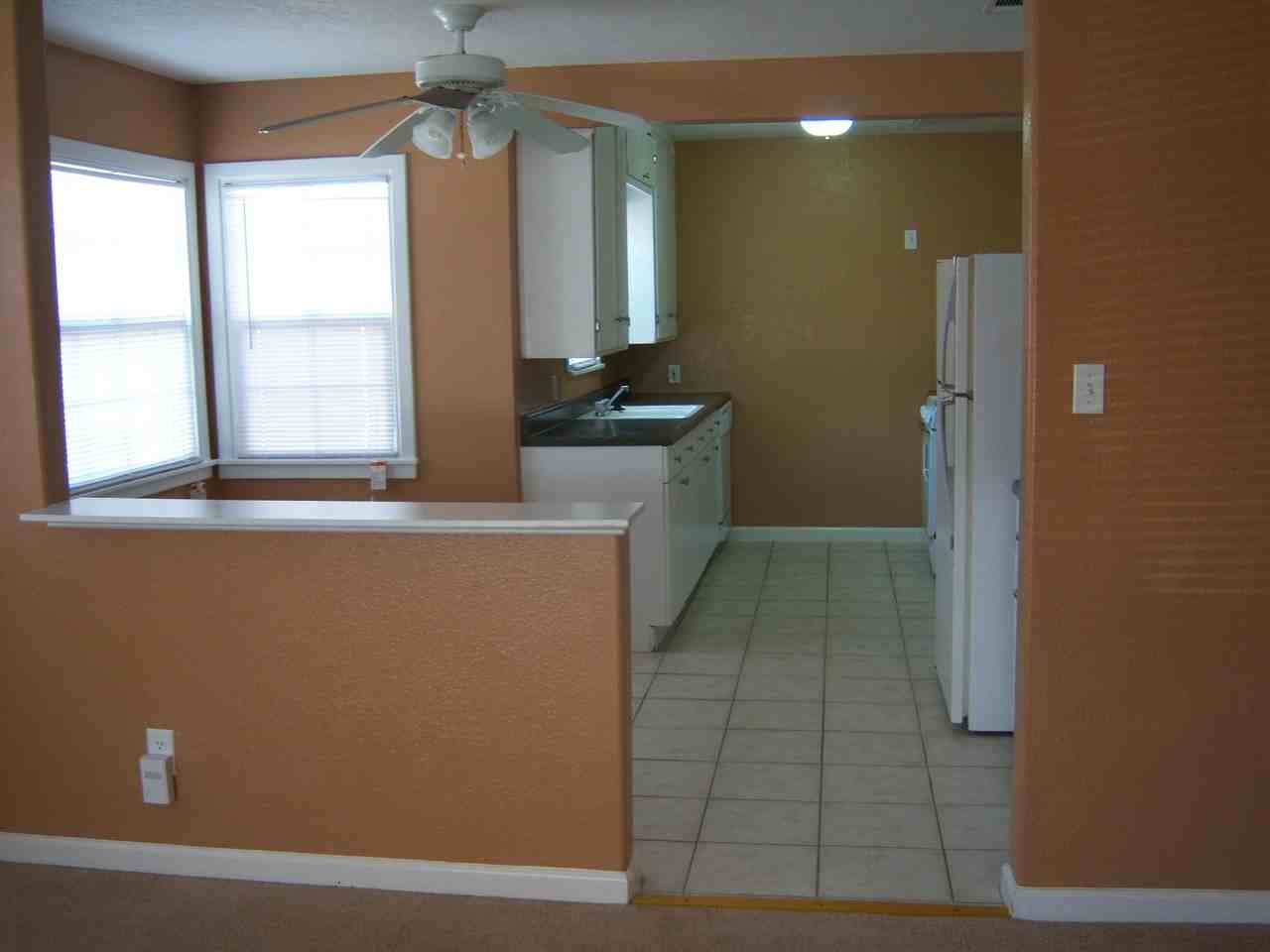 1665 South Ave - Photo 3 of 15