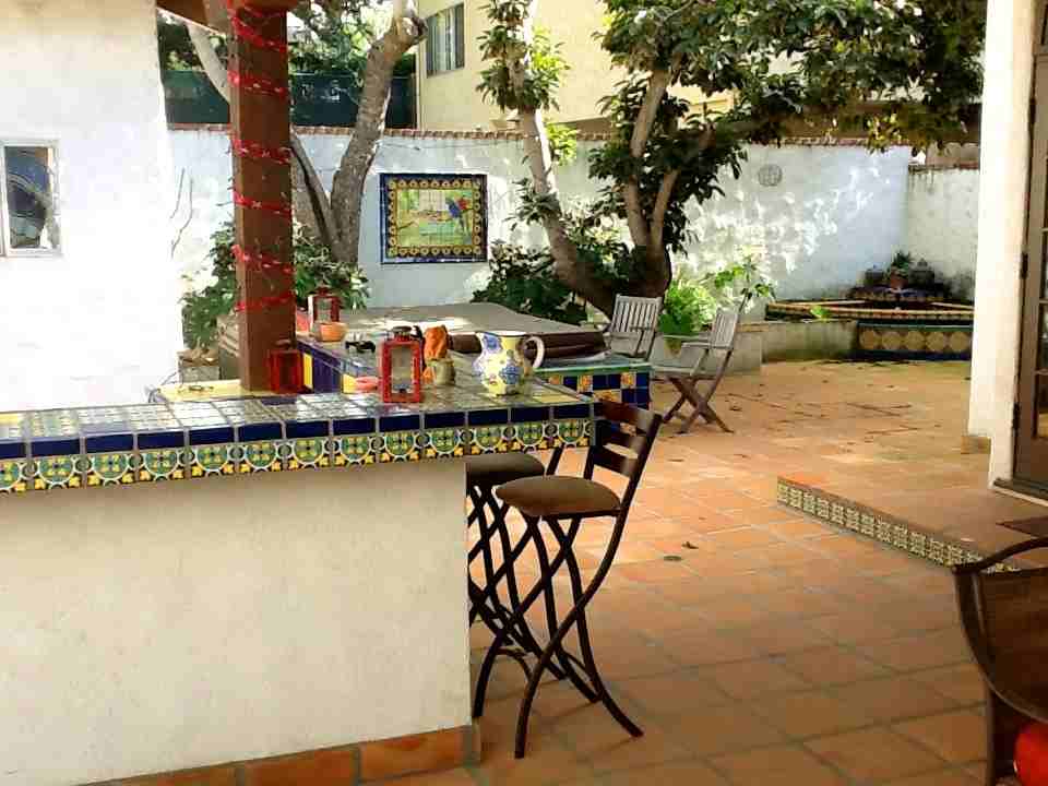 4115 Twiggs St - Photo 3 of 10