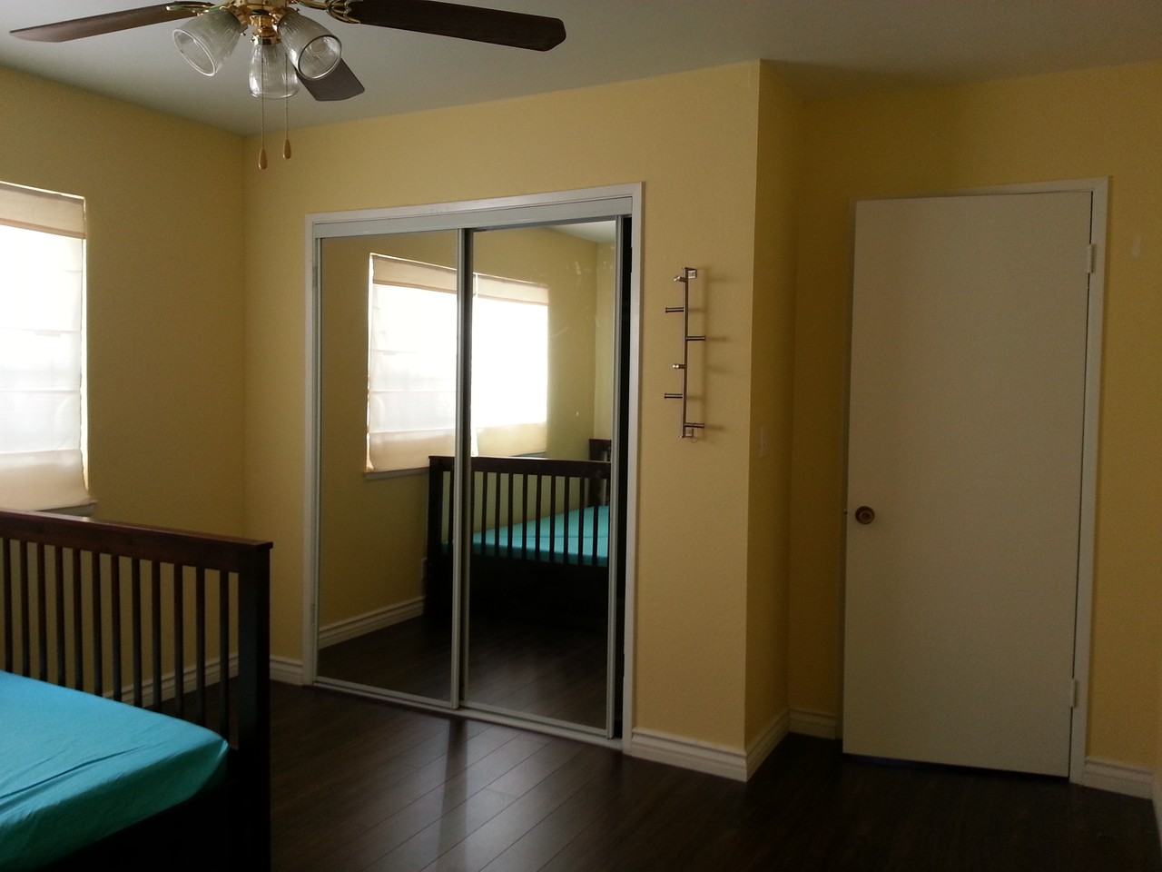 1737 N Oxford St - Photo 2 of 4