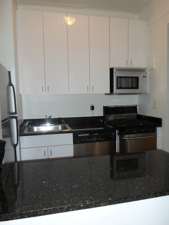 25 Grove St #8 - Photo 2 of 3