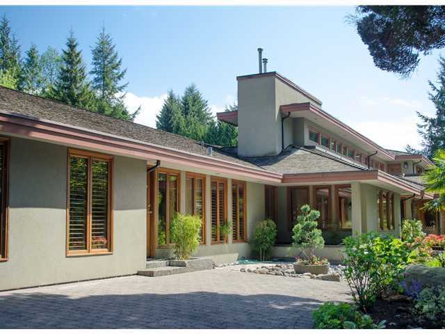 935 Highland Dr - Photo 2 of 13