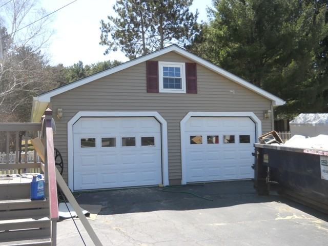 205 Silk St - Photo 2 of 7