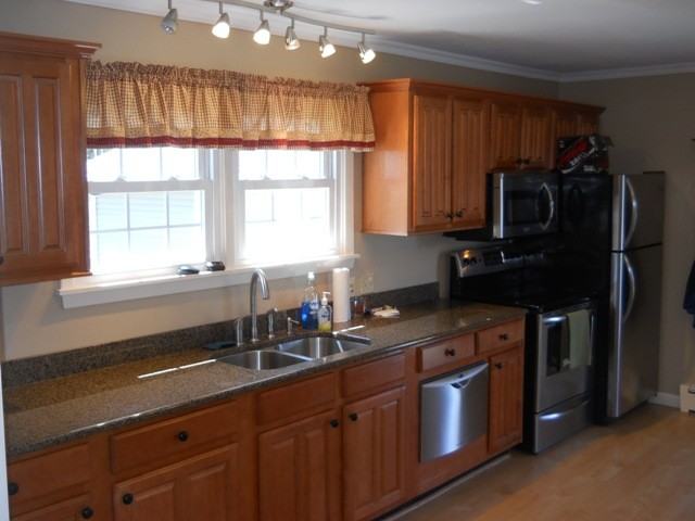 205 Silk St - Photo 3 of 7