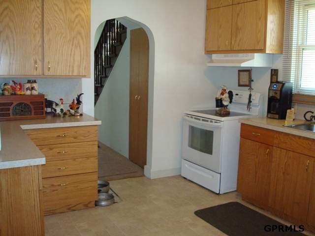 940 E 6th St - Photo 3 of 8