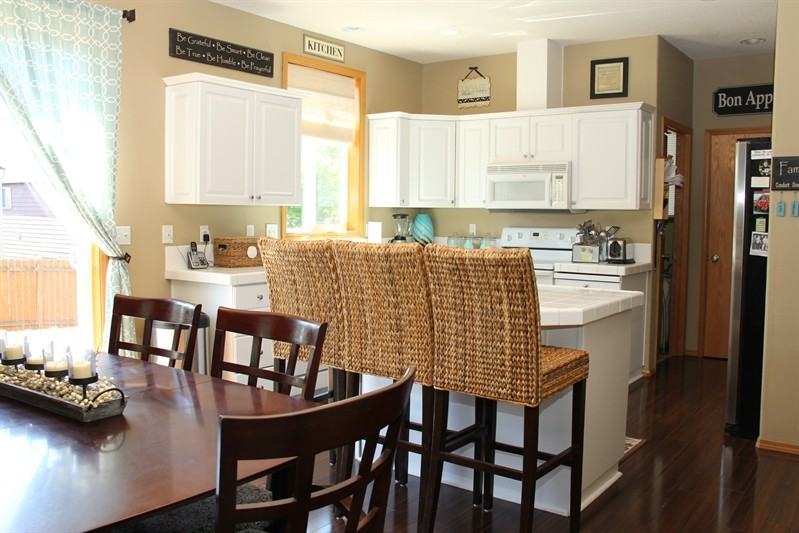 5582 N St - Photo 2 of 20