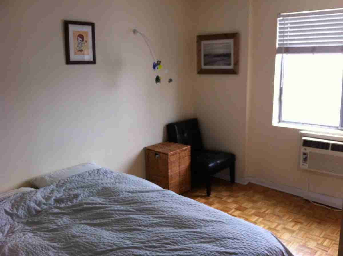 1530 Avenue du Docteur-Penfield #1005 - Photo 2 of 7