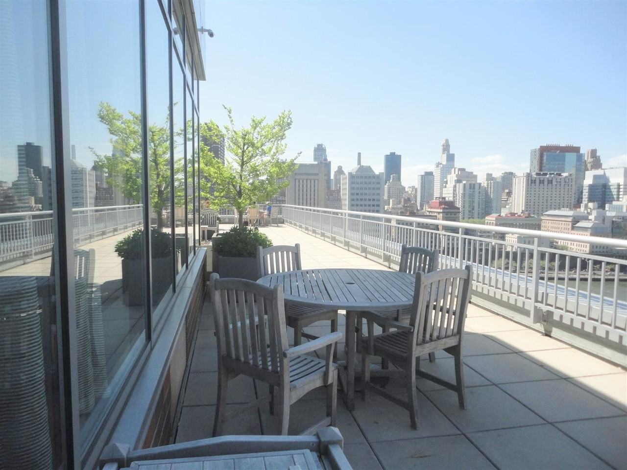 200 Main St 13A - Photo 2 of 8