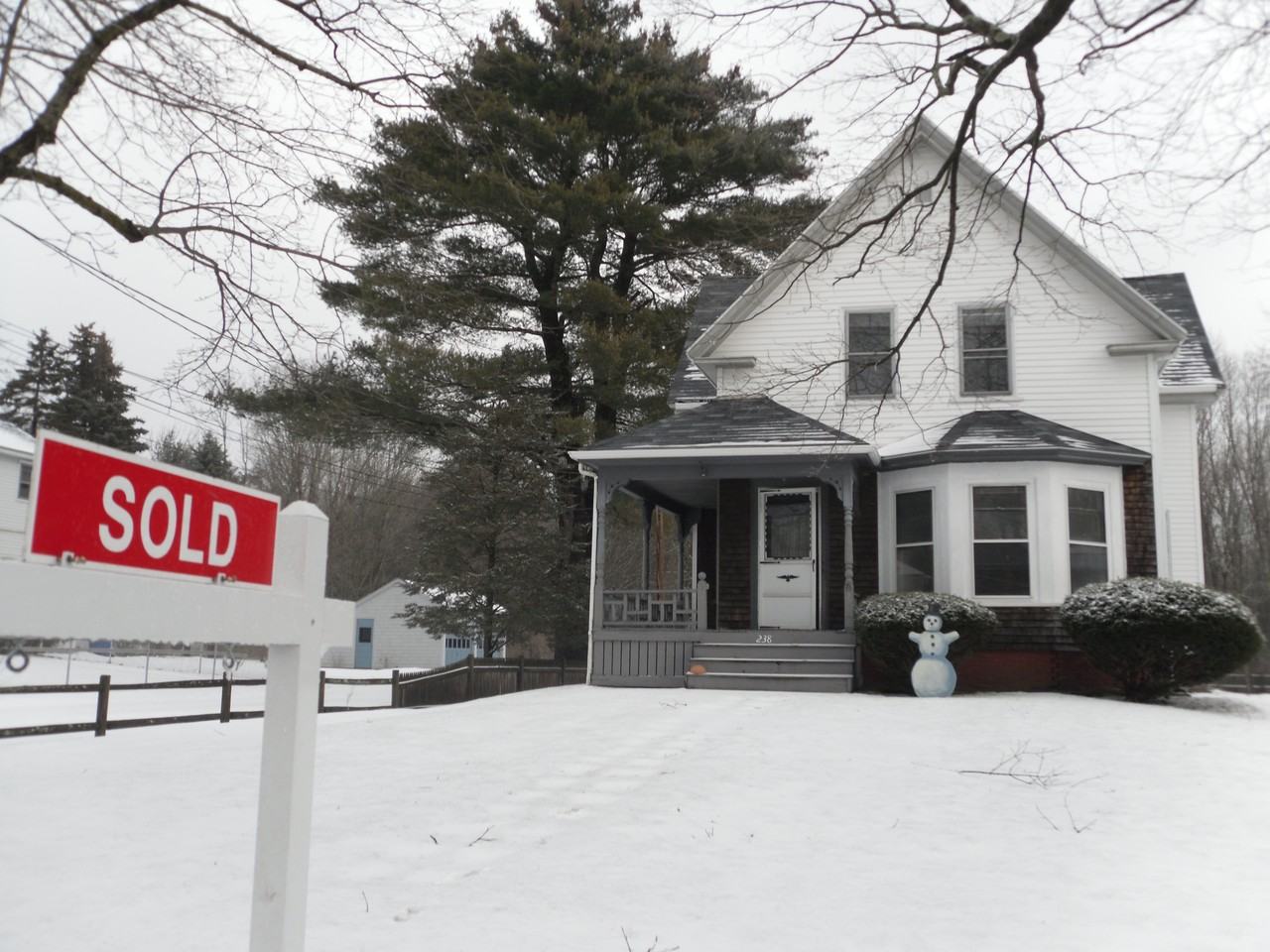 238 Washington St 2, Easton, MA 02356 3 Bedroom Apartment for Rent