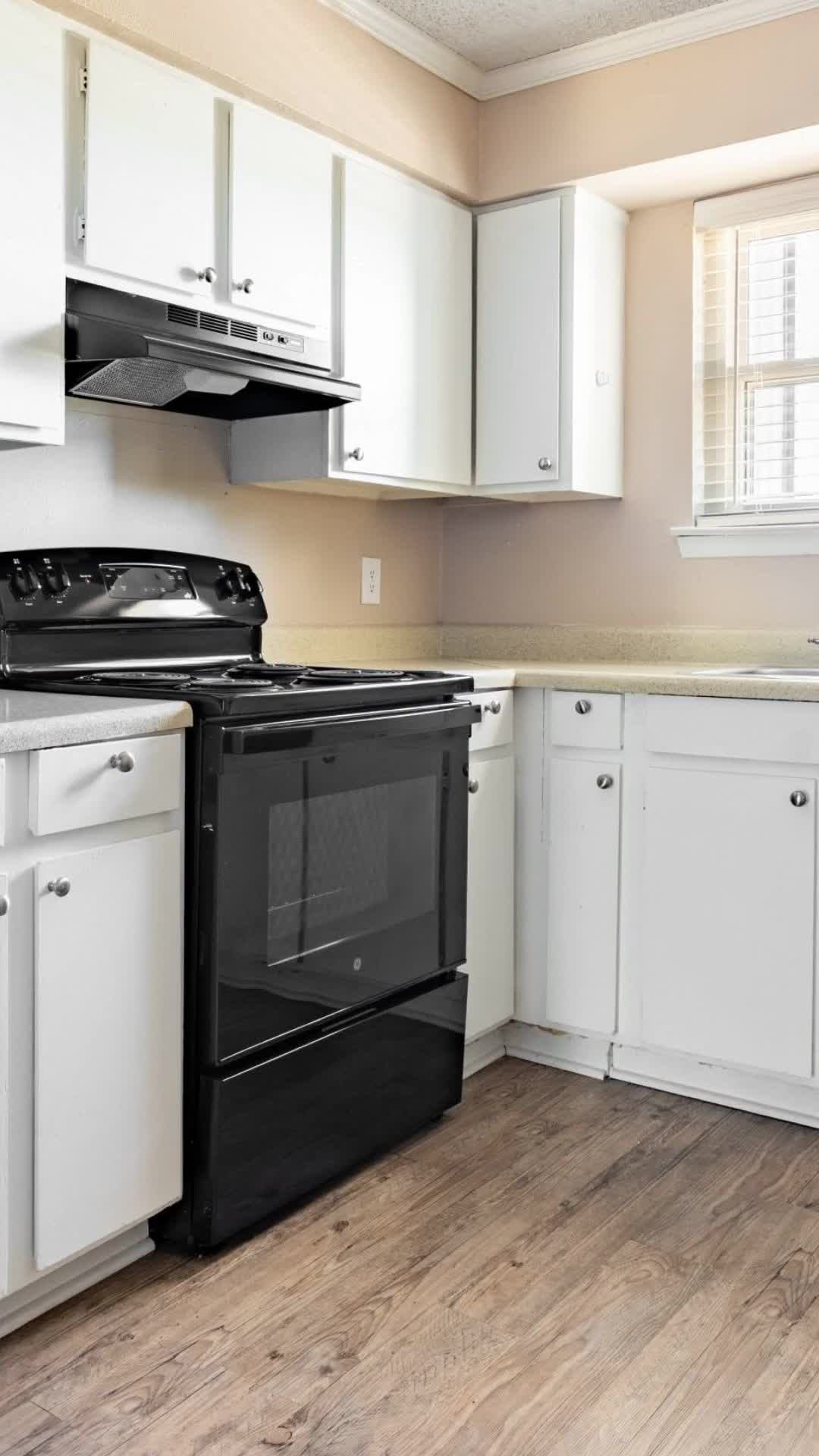 Hampton Court Apartments - Reel 44 of 45